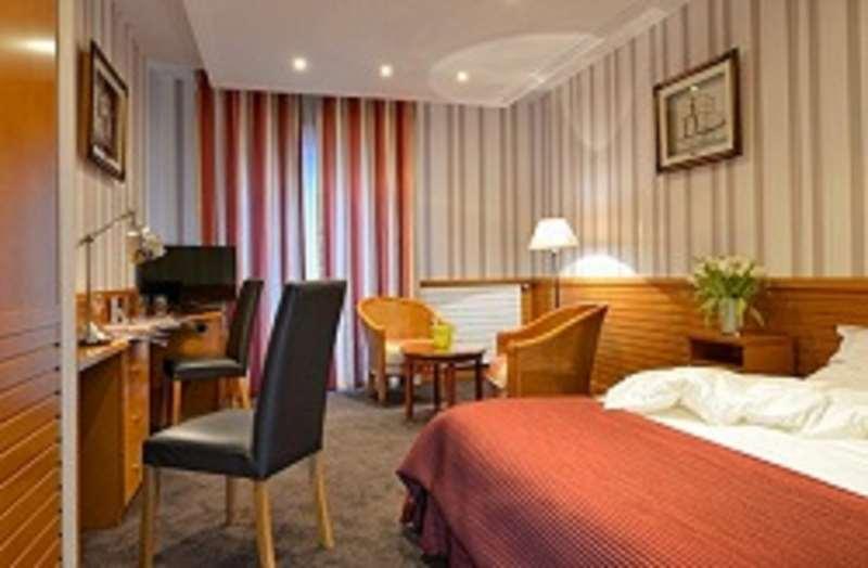 Hotel Le Berry Saint-Nazaire Szoba fotó